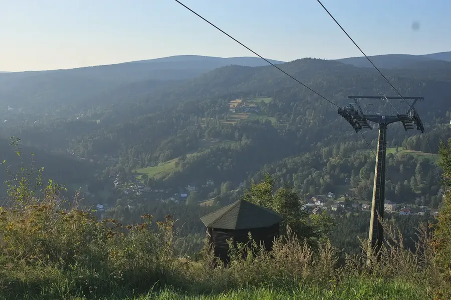 Sjezdová trať bikeparku na Tanvaldském Špičáku